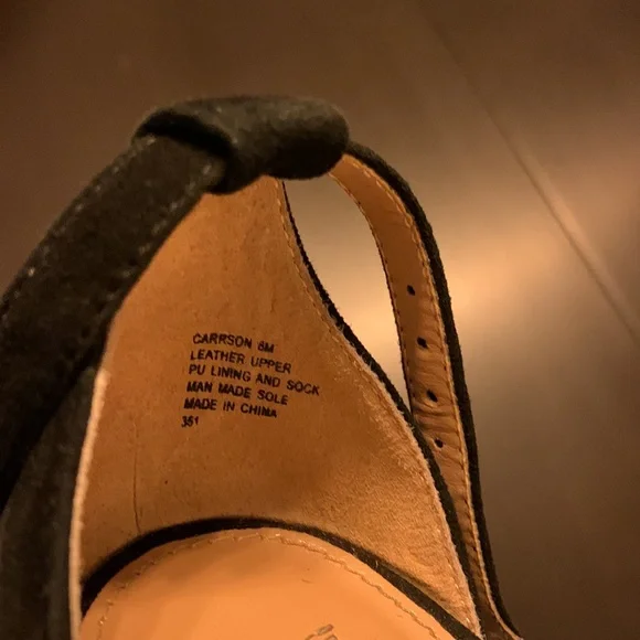 Shoe - Picture 4 of 4